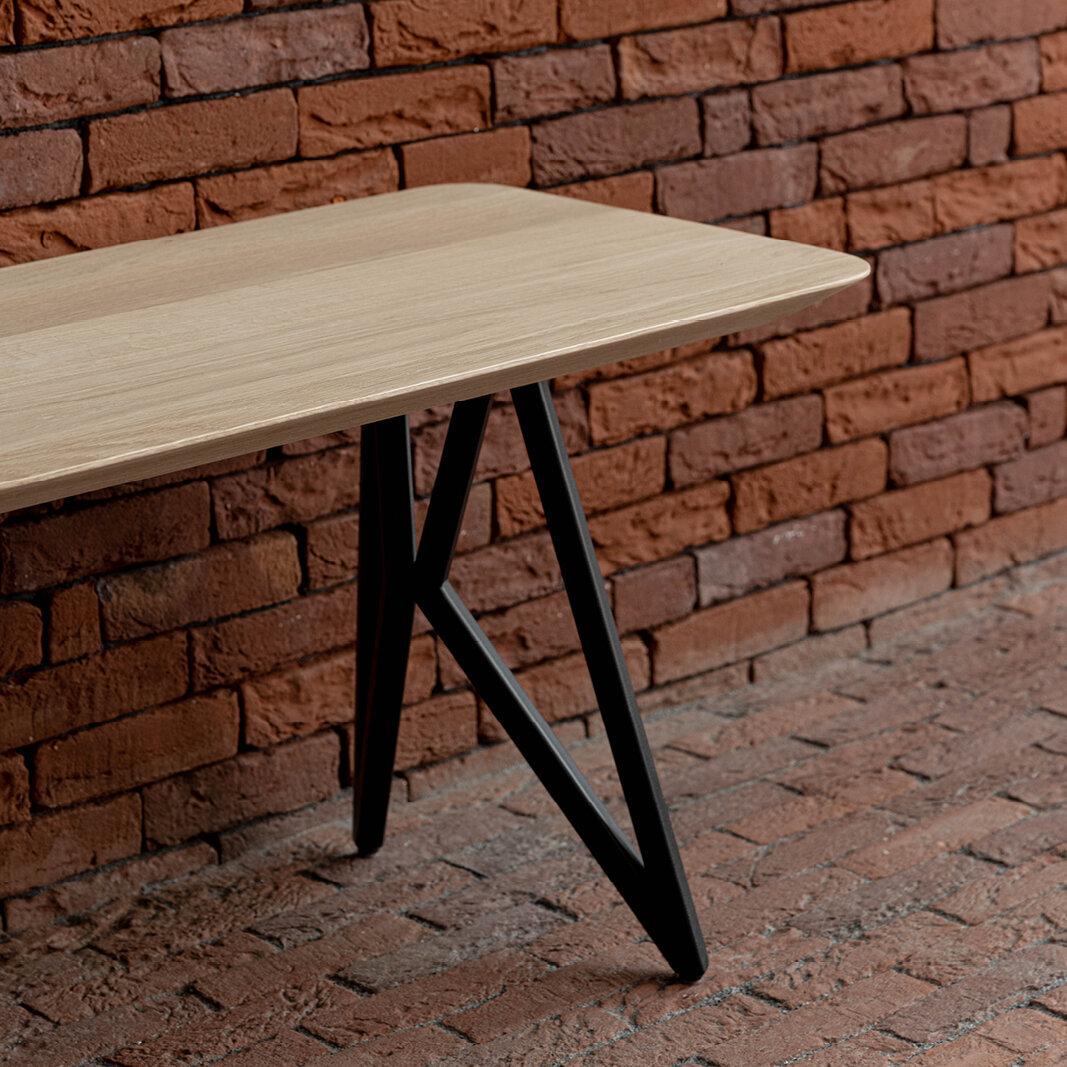 Design Dining Bench | Butterfly Bench Steel black powdercoating | Walnut naturel lacquer | Studio HENK | 