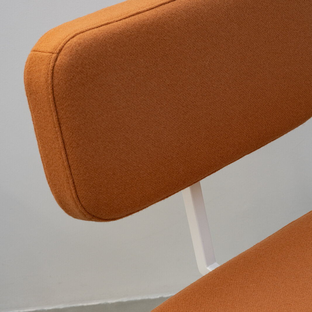 Design modern dining chair | Ode Chair without armrest Beige facet beige1037 | Studio HENK | 