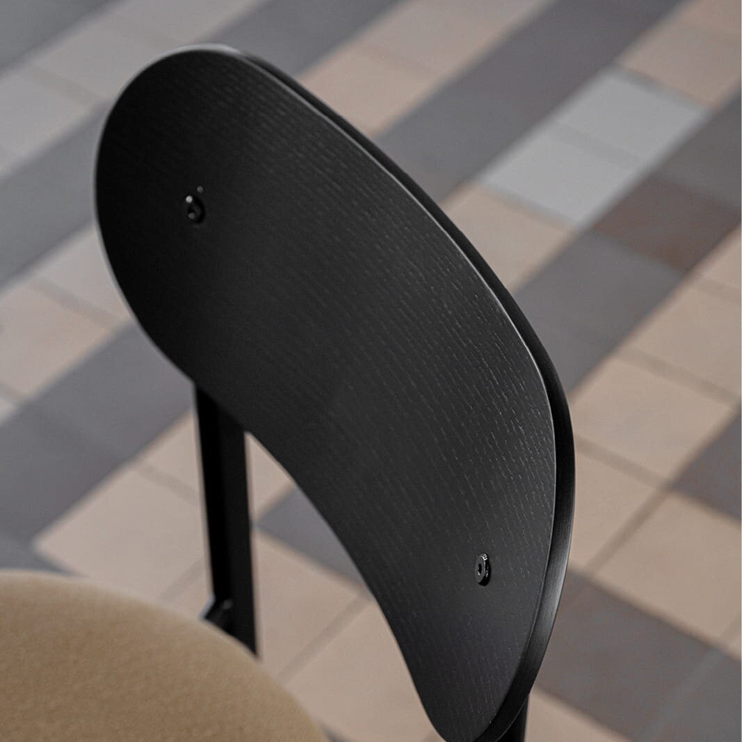 Design modern dining chair | Oblique Dining Chair Brown hallingdal65 224 | Studio HENK | 