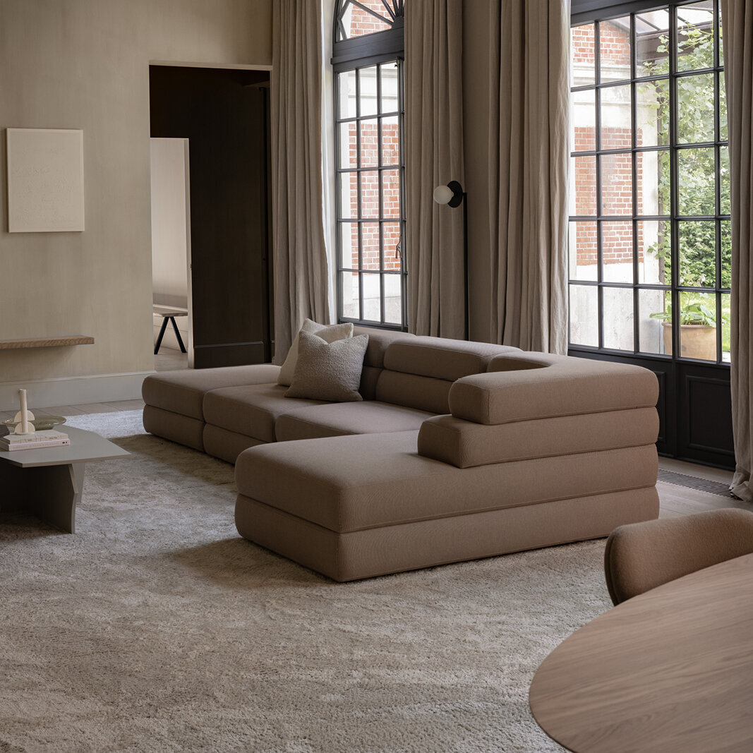 Design modern sofa | Layer 3.5 seater corner sofa open right Beige | Studio HENK | 