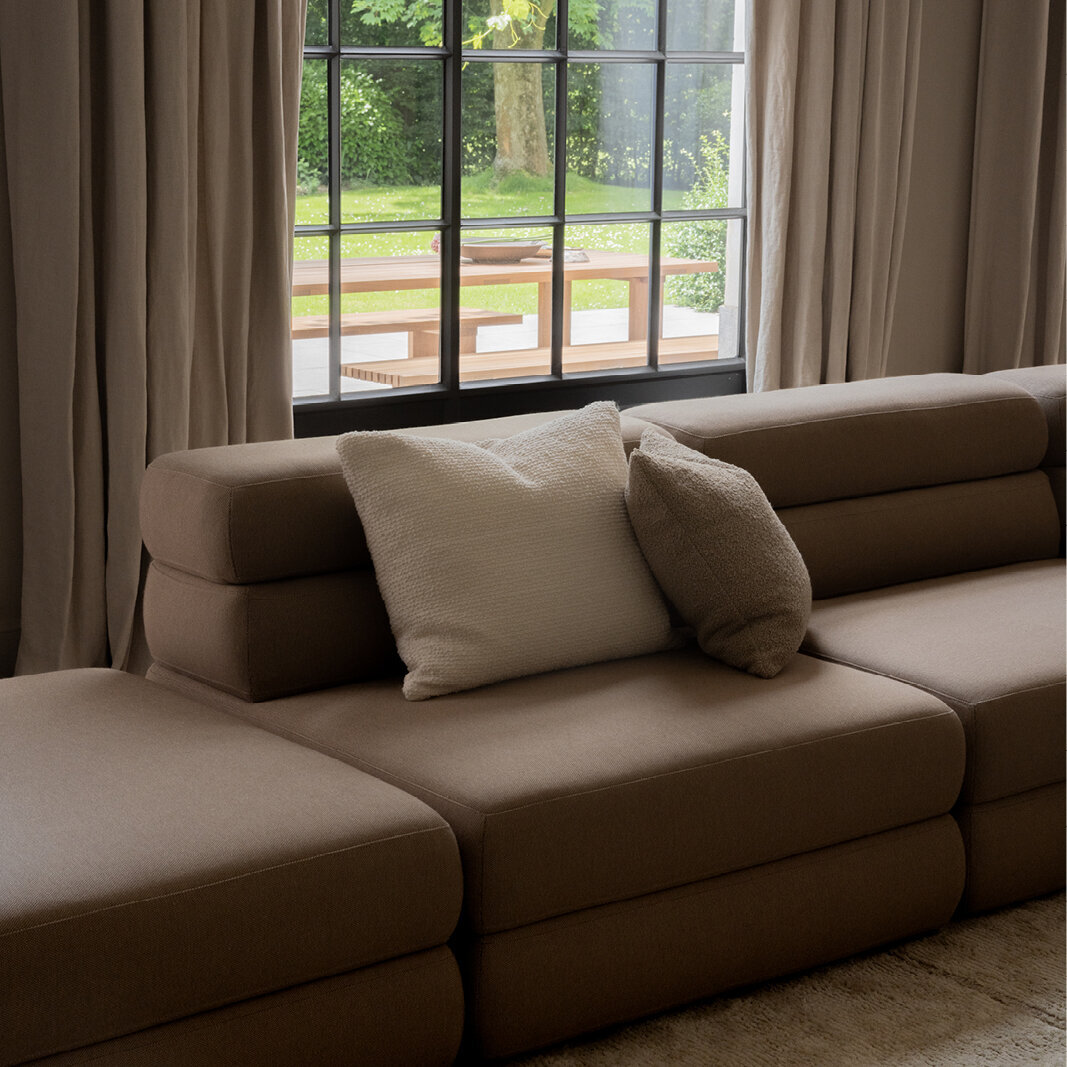 Design modern sofa | Layer 3.5 seater corner sofa open right Beige | Studio HENK | 
