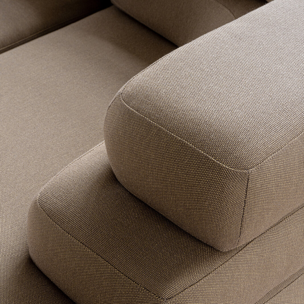 Design modern sofa | Layer 3.5 seater corner sofa open right Beige | Studio HENK | 