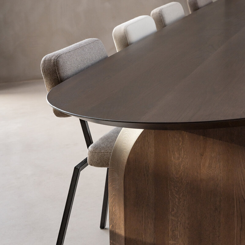Flat oval Design dining table | Slot Oak hardwax oil dark brown | Oak hardwax oil dark brown | Studio HENK | 