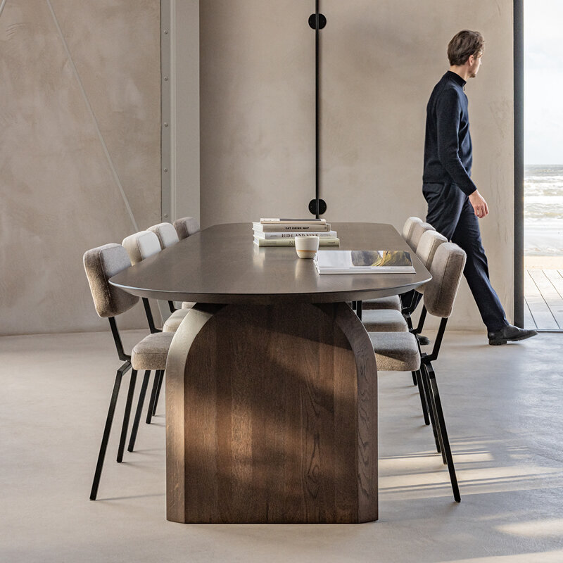 Flat oval Design dining table | Slot Oak hardwax oil dark brown | Oak hardwax oil dark brown | Studio HENK | 