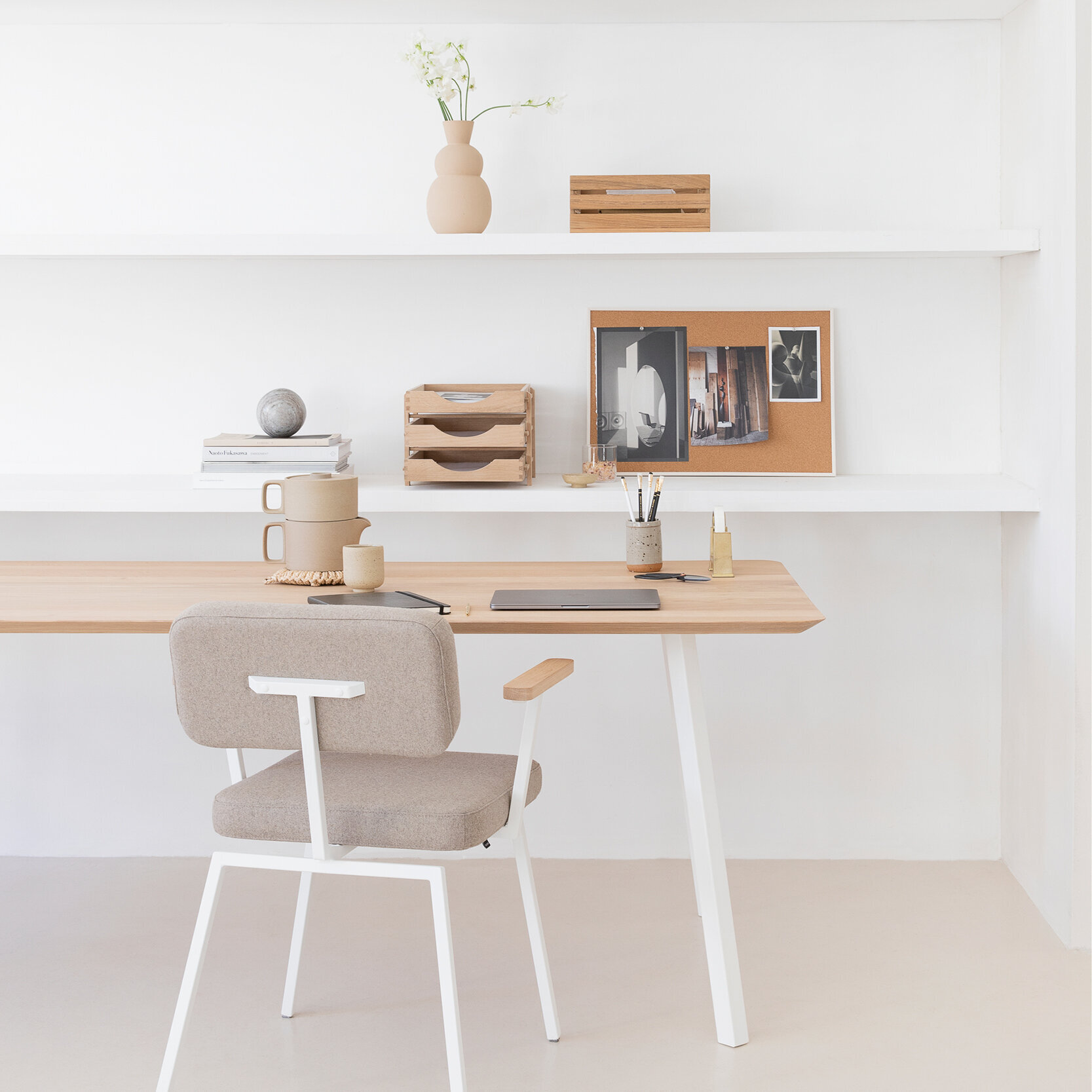 Rectangular Design dining table | New Classic Home Desk Steel black powdercoating | Oak hardwax oil natural light | Studio HENK | 