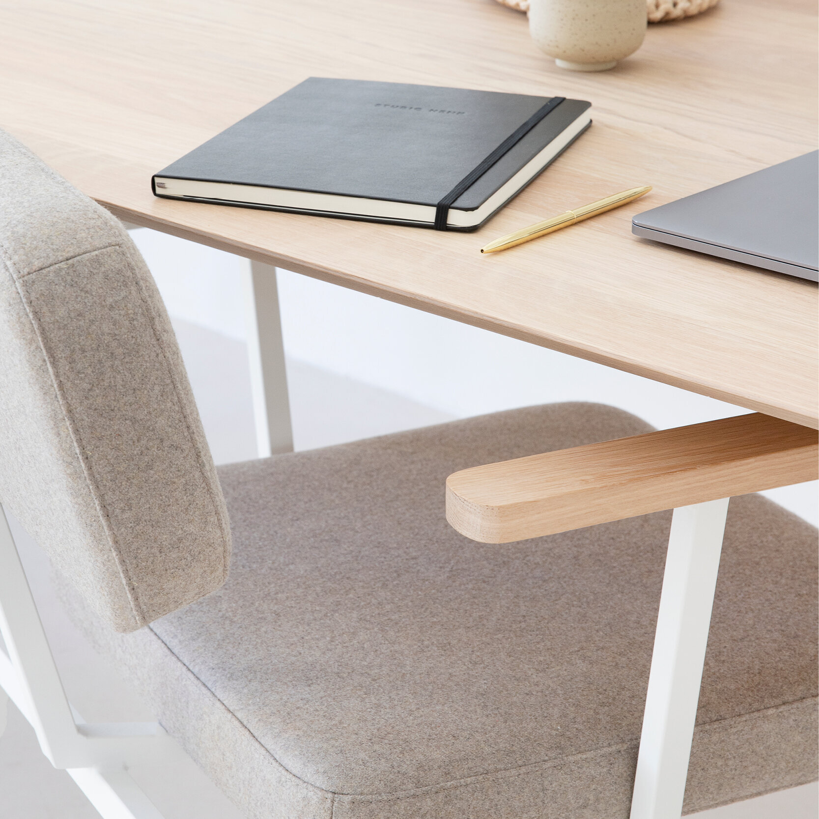 Rectangular Design dining table | New Classic Home Desk Steel black powdercoating | Oak hardwax oil natural light | Studio HENK | 