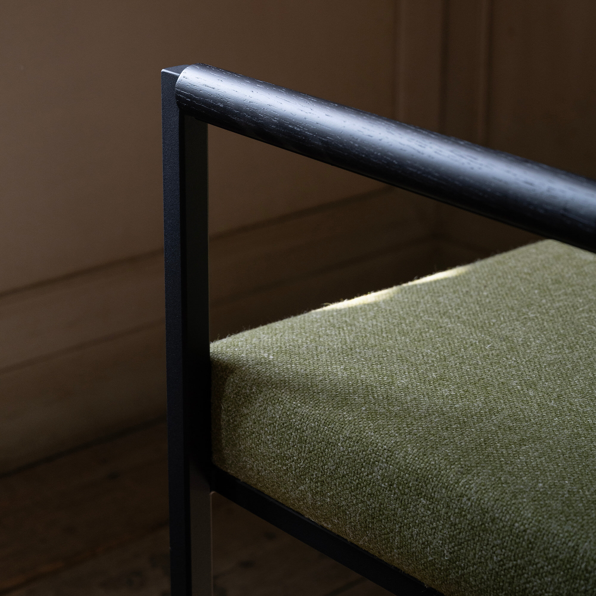 Design modern dining chair | Bolster Dining Chair with armrest Beige hallingdal65 220 | Studio HENK | 